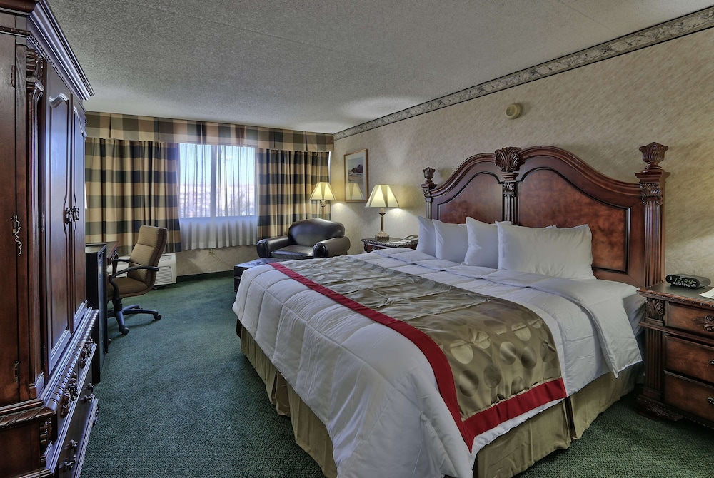 Premier Suite, 1 King Bed, Non Smoking, Tower (One-Bedroom) photo 1