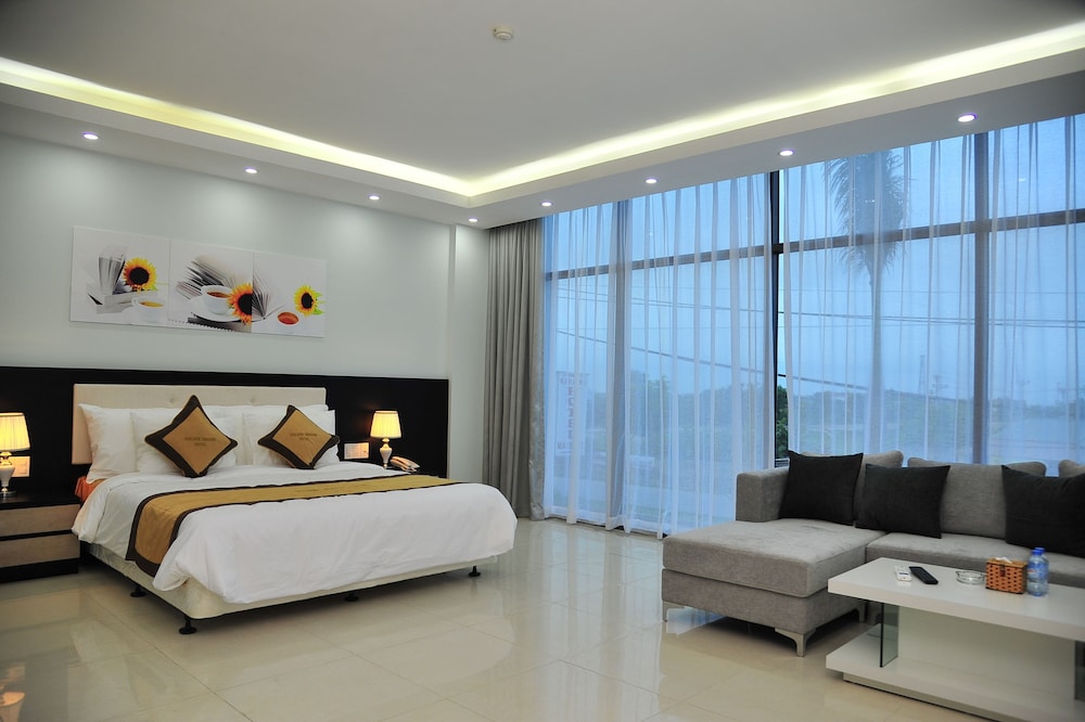 Deluxe King Suite