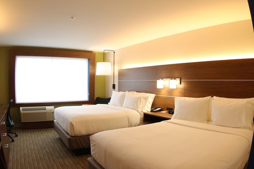 Standard Room, 2 Double Beds, Accessible (HEARING) photo 1