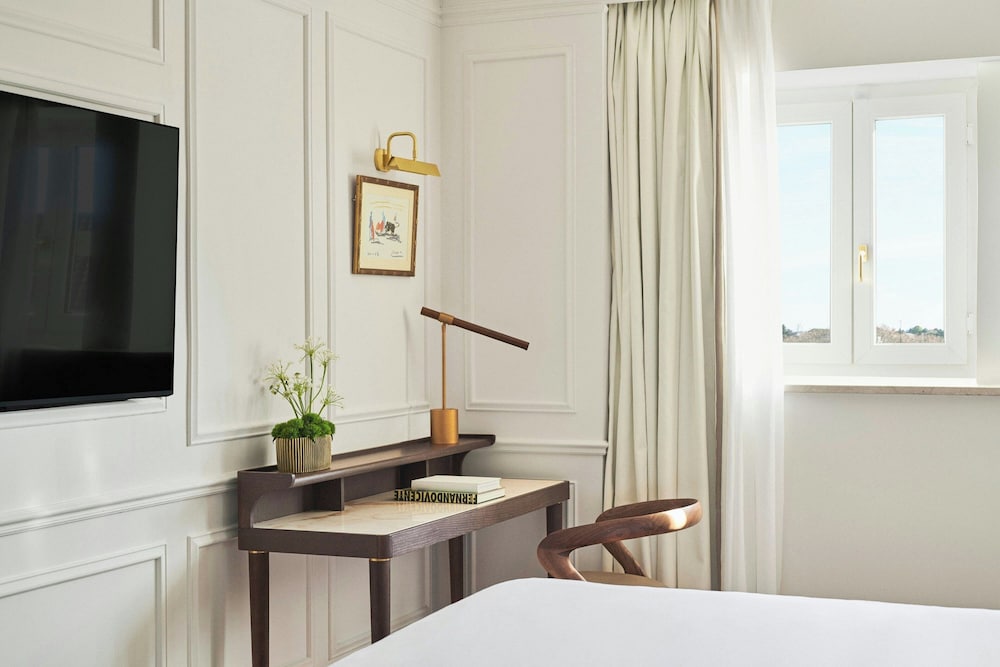 Palace Suite thumbnail 5