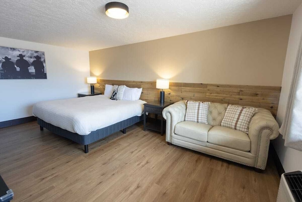 Family Room photo 2