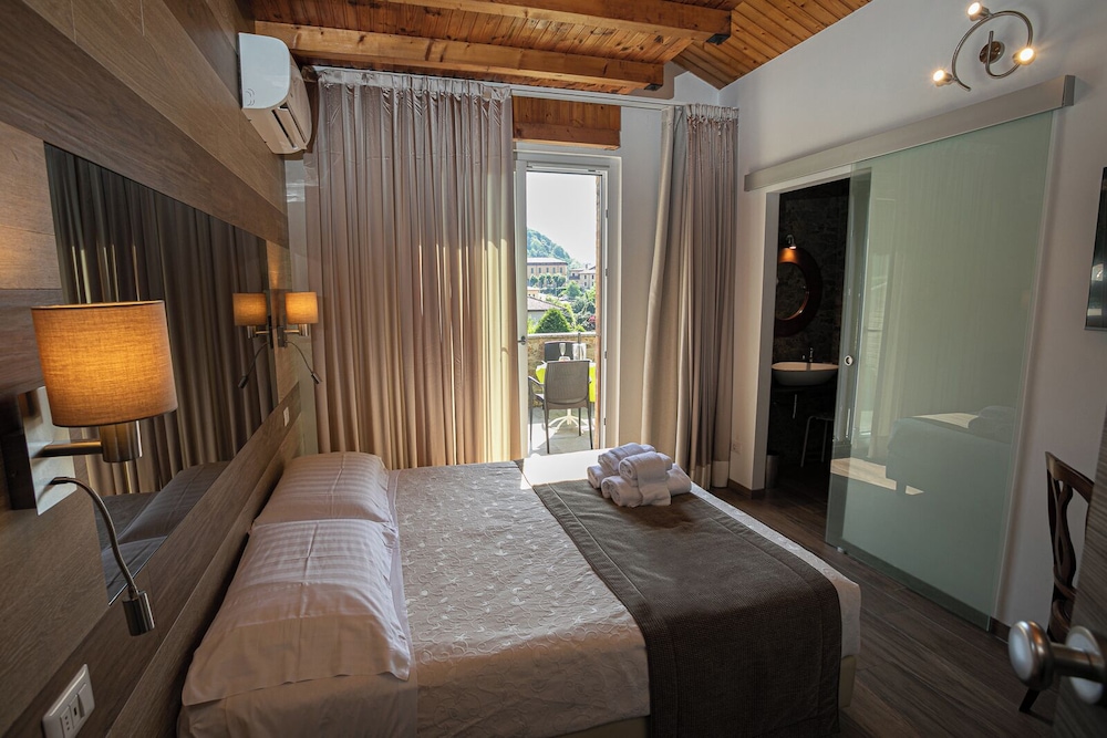 Superior Double or Twin Room photo 1