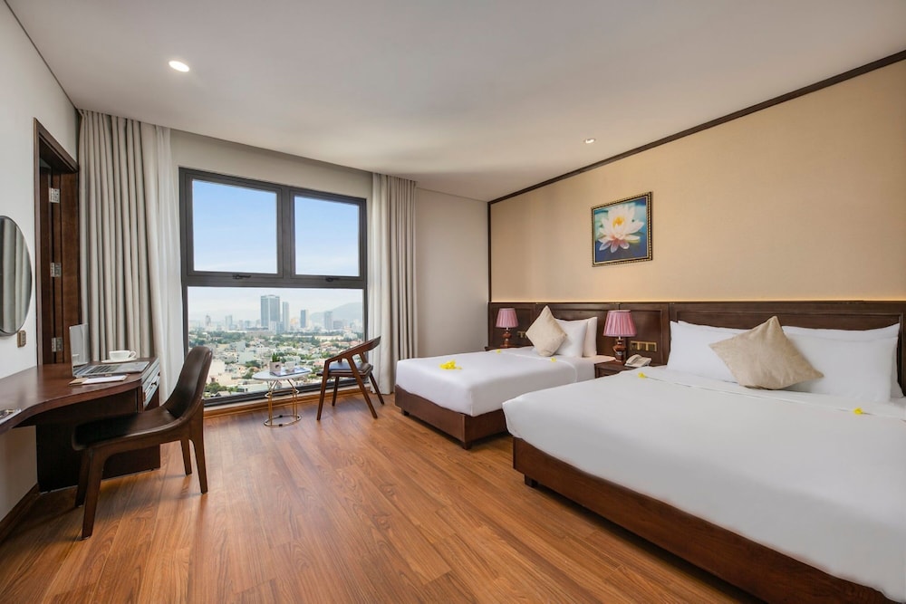 Deluxe Triple with City View - Afternoon Tea Included - Photo 2