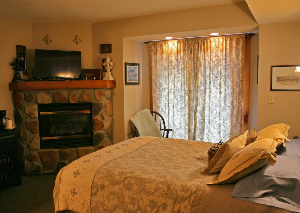 Standard Double Room, Ensuite (Mississippi)