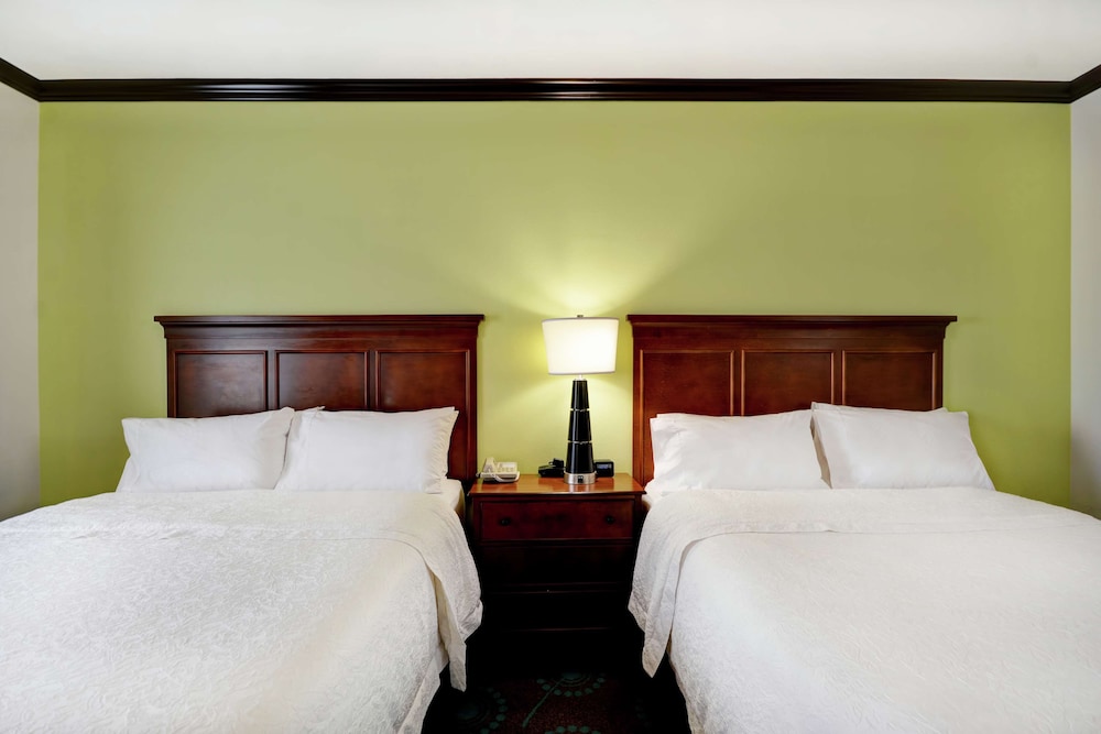 Room, 2 Queen Beds, Accessible, Bathtub - Photo 3