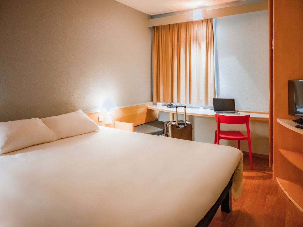 Standard Room, 2 Twin Beds - Photo 5