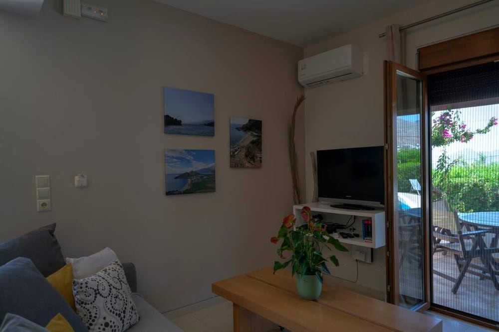 Villa photo 1