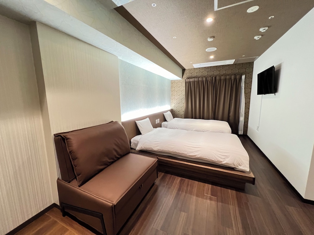 Basic Triple Room photo 2