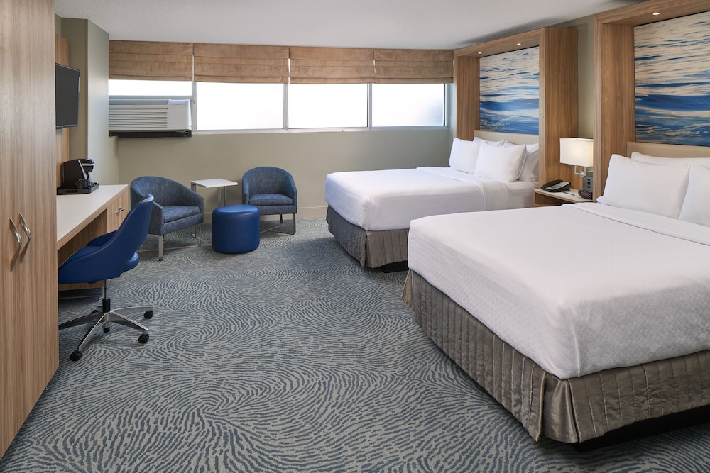 Standard Room, 2 Queen Beds, Mobility Accessible (Roll-In Shower) - Photo 3
