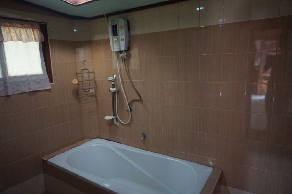 Three Bedrooms - Shared Bungalow photo 2