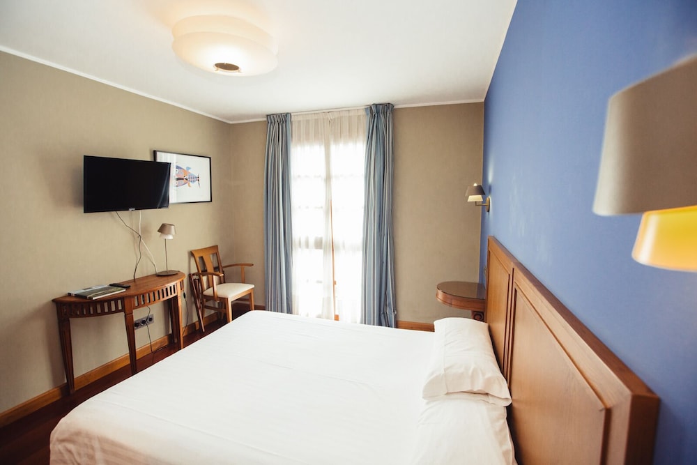 Standard Room - Photo 1