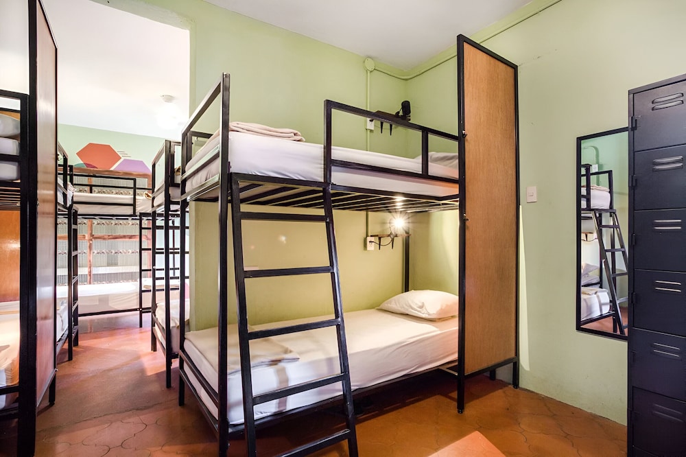 12 Bed Mixed Community Dorm