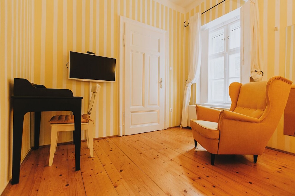 Basic Double Room photo 3