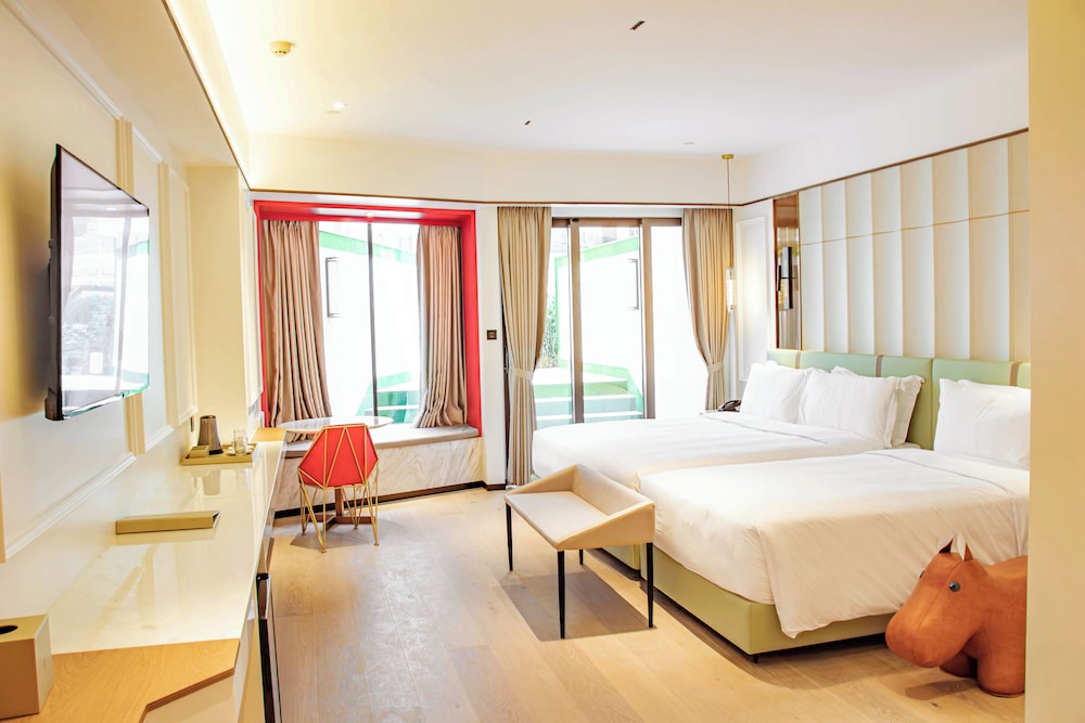 Family Triple Room, Multiple Beds, Balcony, Partial Ocean View