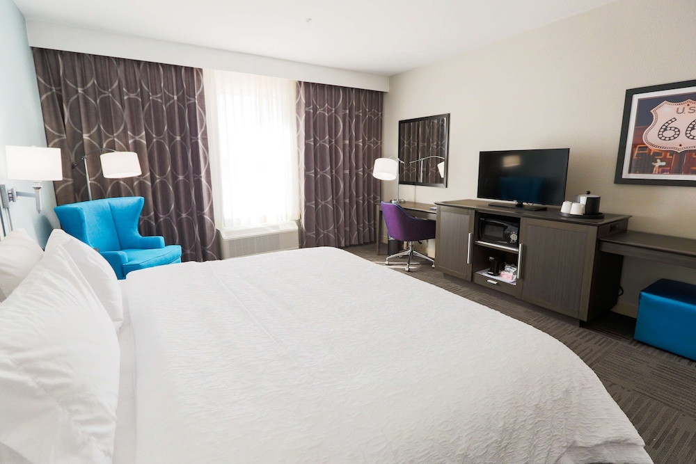 Room, 1 King Bed, Accessible (Mobility & Hearing, Roll-in Shower) photo 1