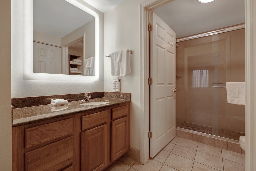 Studio Suite, 1 Queen Bed, Accessible (Communications, Accessible Tub)