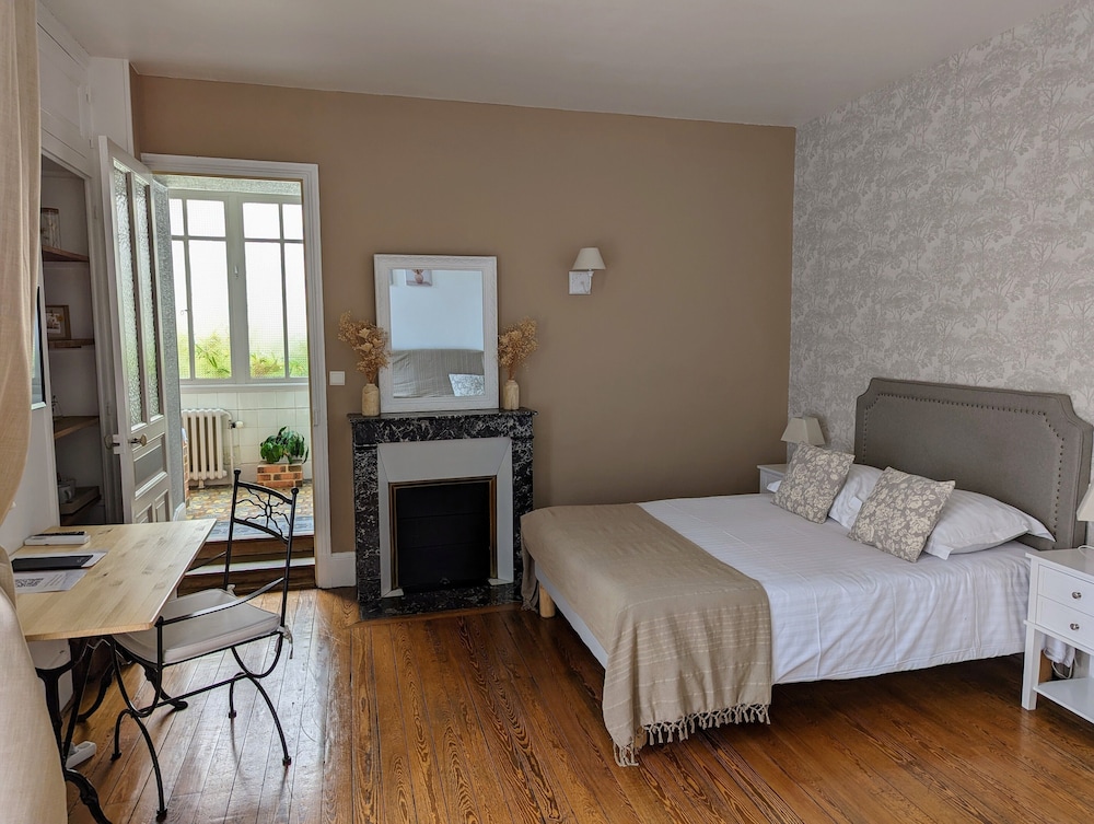 Family Room - Photo 1