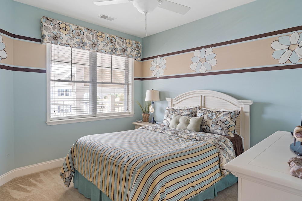 Condo, Multiple Beds, Balcony, Pool View (Grande at Canal Retreat) photo 3