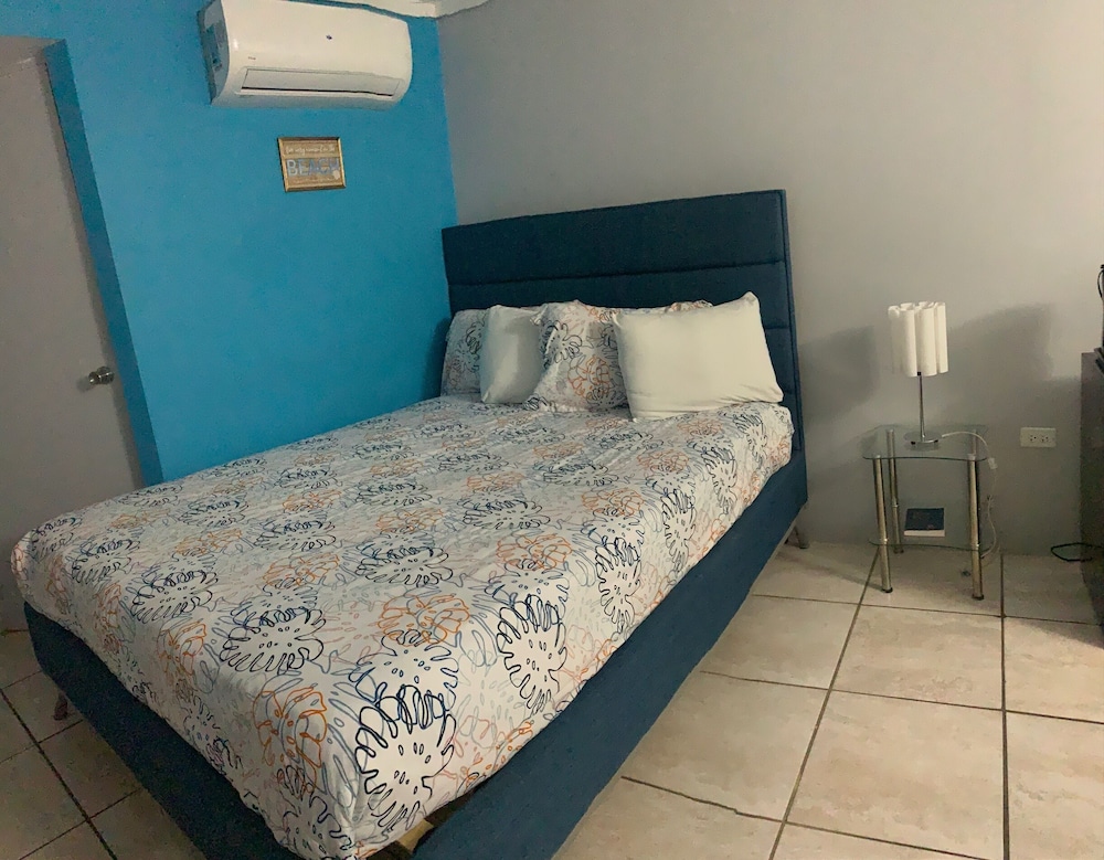 Standard Double Room (Queen)