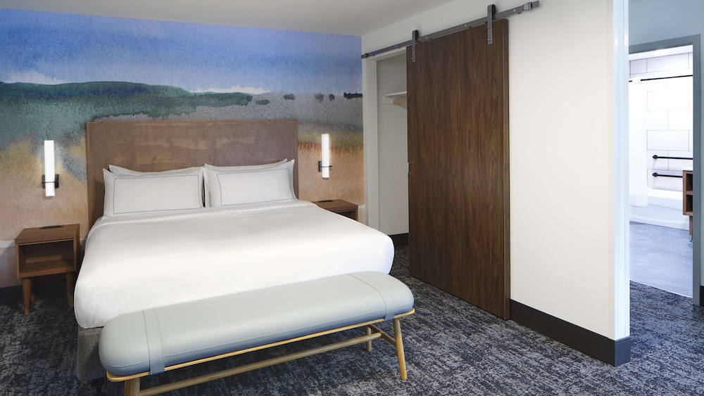 Room, 1 King Bed with Sofa bed, Accessible, Kitchen (Mobility, Bathtub) - Photo 2