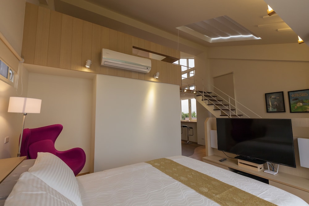 Family Room, Multiple Beds, Balcony (R306) photo 2