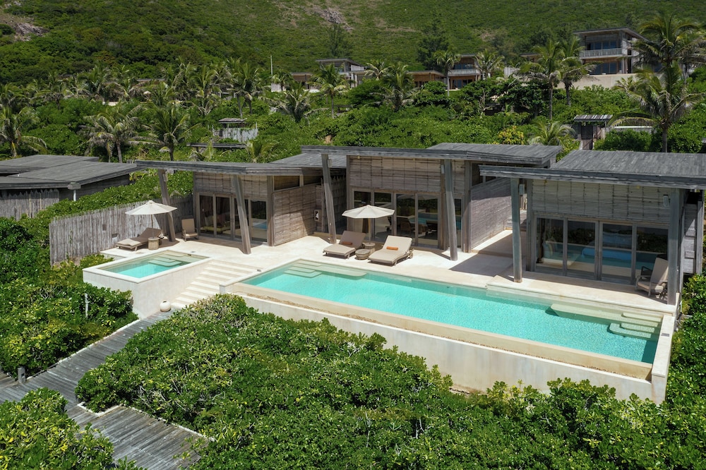 Beachfront 2-Bedroom Pool Villa - Photo 2