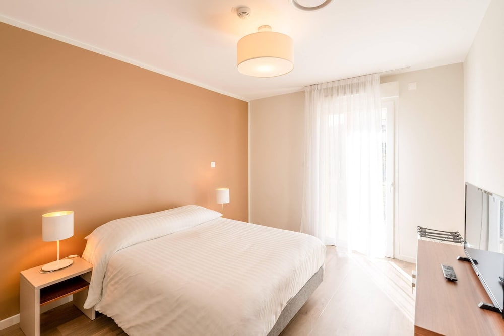 Room, 1 Queen Bed, Non Smoking (Upgrade)