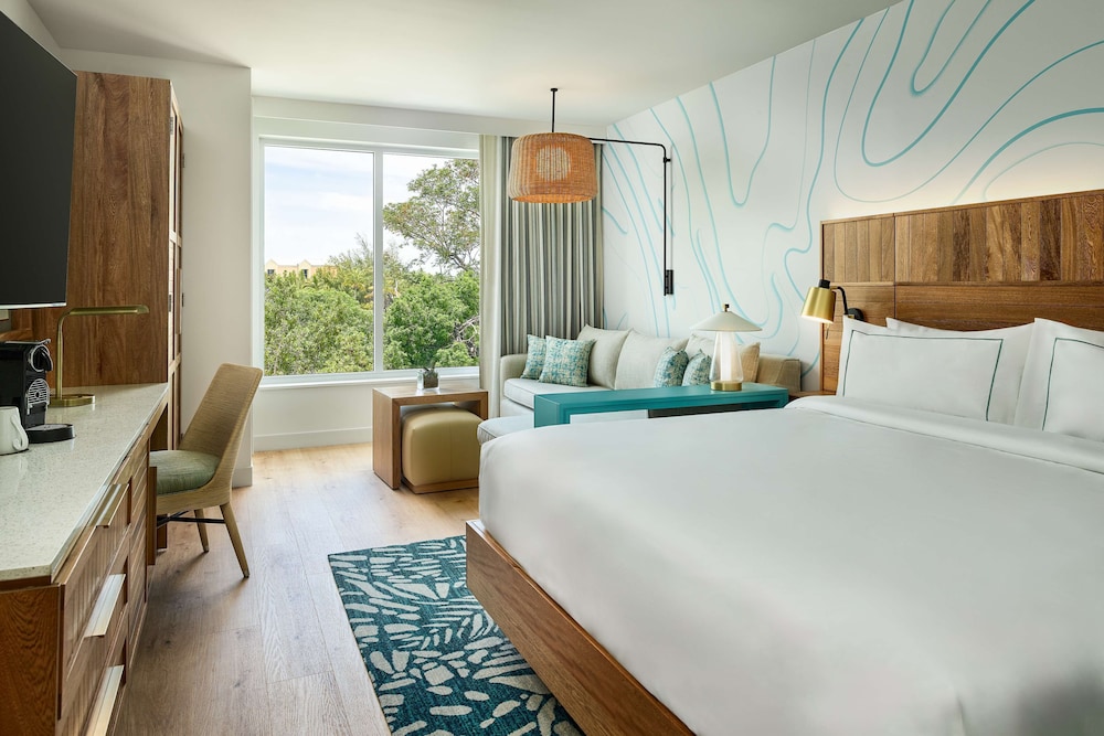Superior Room, 1 King Bed, Accessible (Hearing)