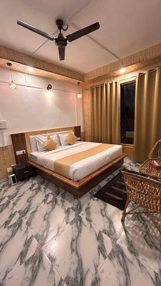 Deluxe Single Room photo 3