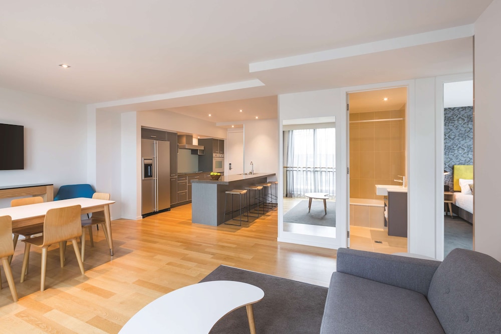 Apartment, 2 Bedrooms (Queen and Twin) thumbnail 5