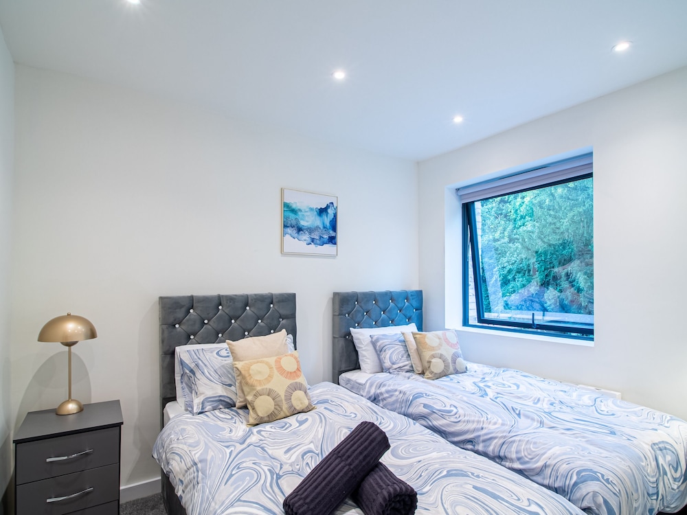 Bv Luxe 3 Slaapkamer Stadswoning in Bed Cliff Oaks, Foto 22