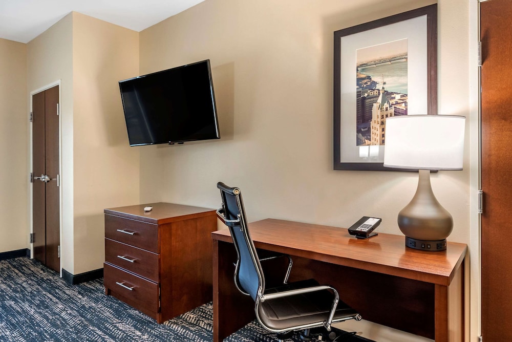 Suite, Multiple Beds, Accessible, Non Smoking photo 2