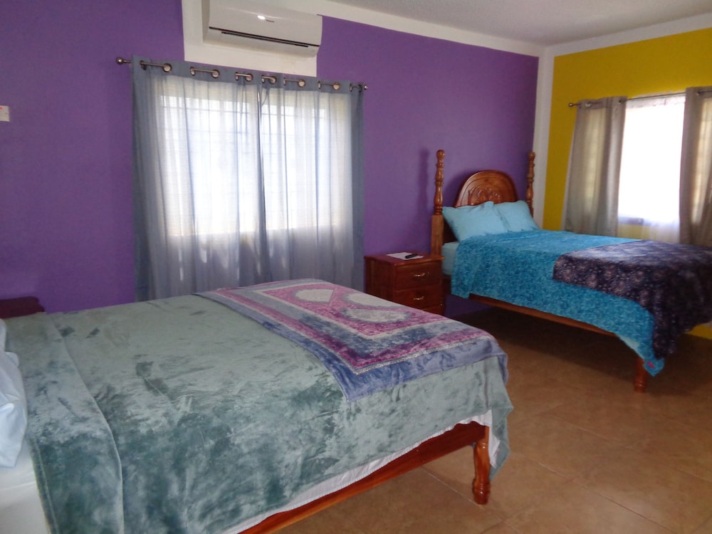 Basic Room, 2 Queen Beds