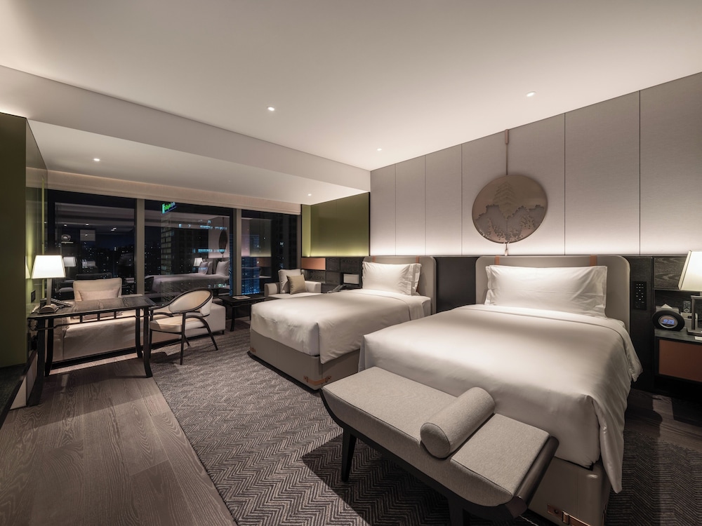 Classic Room, 2 Double Beds, Club Lounge Access