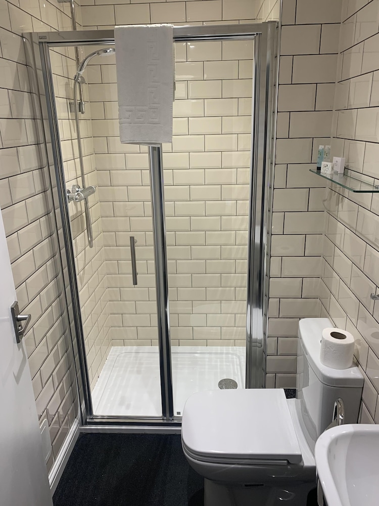 Standard Single Room, Ensuite photo 3