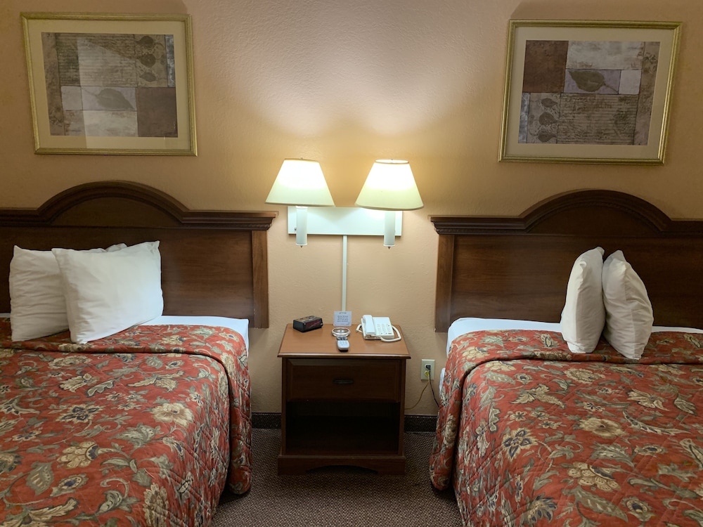 Standard Room, 2 Double Beds, Smoking photo 3
