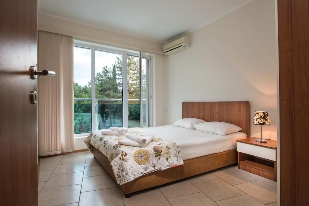 Apartment For 2 Adults And 1 Child photo 2
