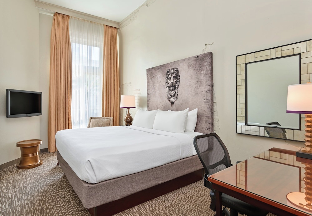 Standard Room, 1 King Bed, Mobility Accessible, Tower (Alexa Tower) - Photo 3