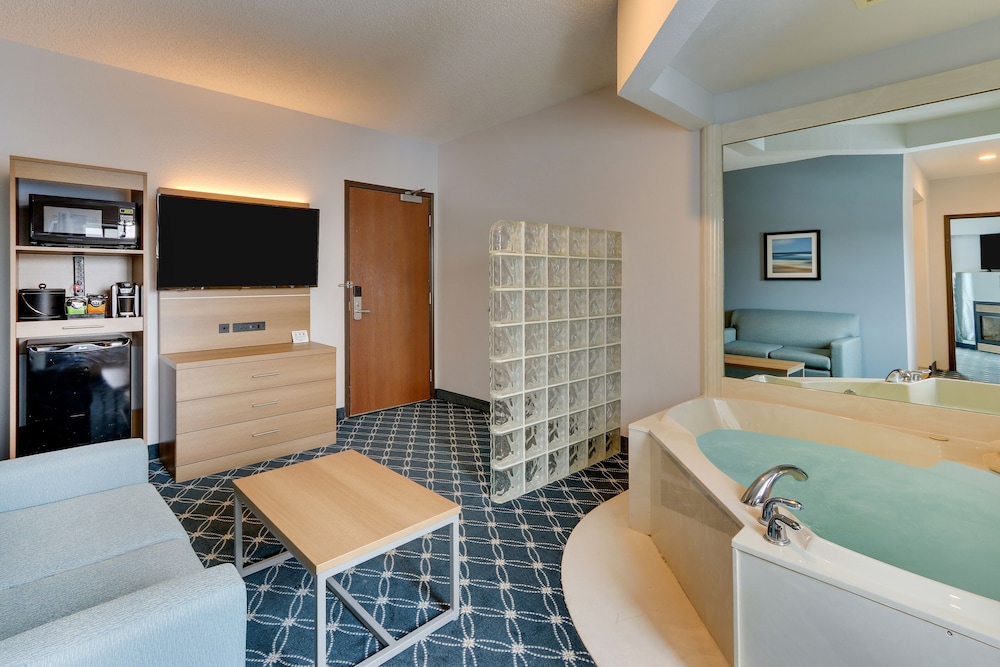 Deluxe Suite, 1 Bedroom, Jetted Tub, Balcony, Beachside