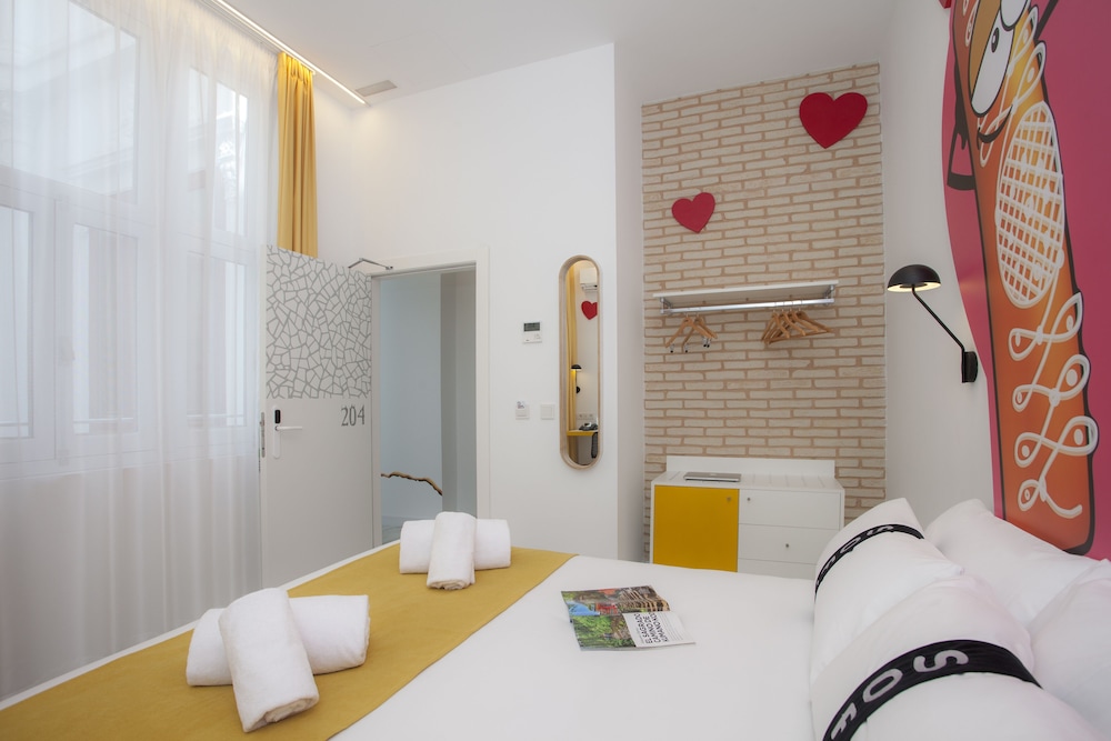 Double Room - Photo 13