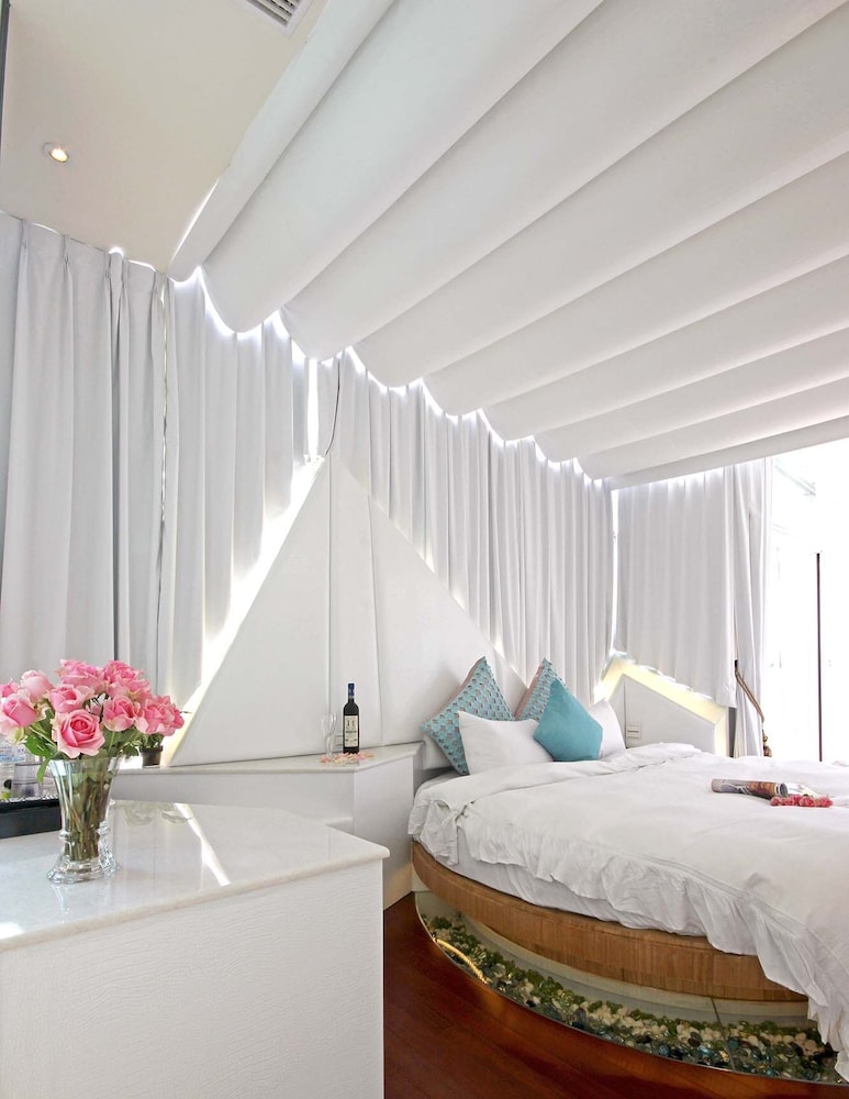 Design Room, 1 Double Bed, Balcony photo 2