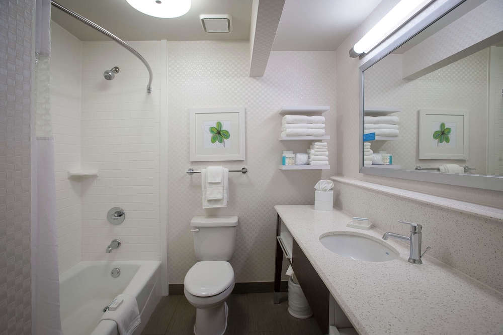 Room, 1 King Bed, Accessible (Hearing) - Photo 3