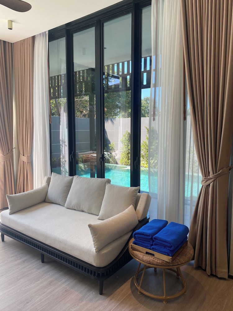 Family Terrace Pool Villa photo 3