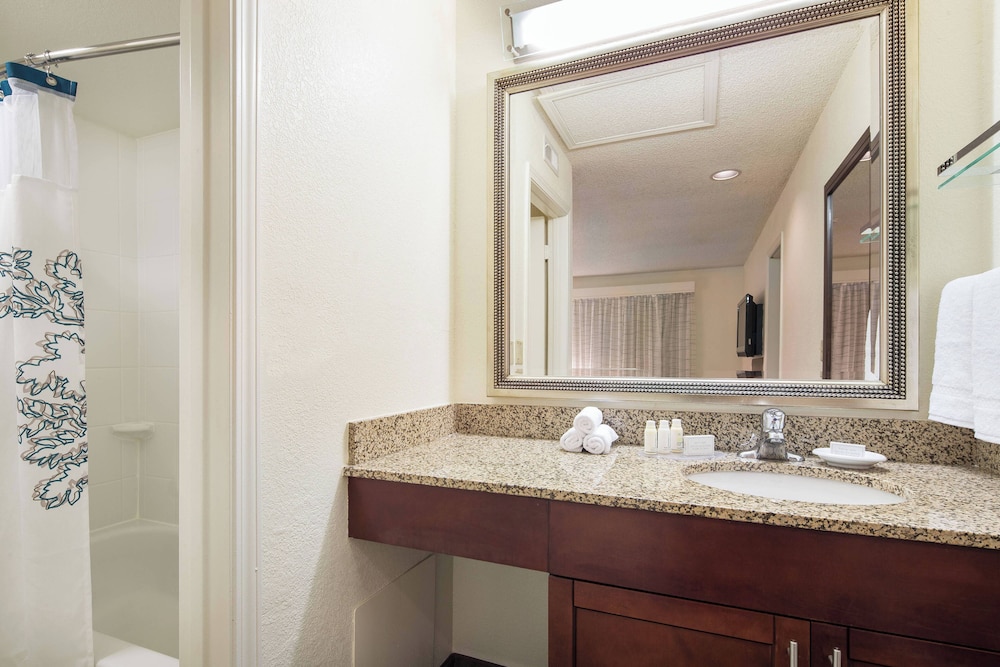 Suite, 1 Double Bed, Fireplace (Hearing Accessible) photo 2
