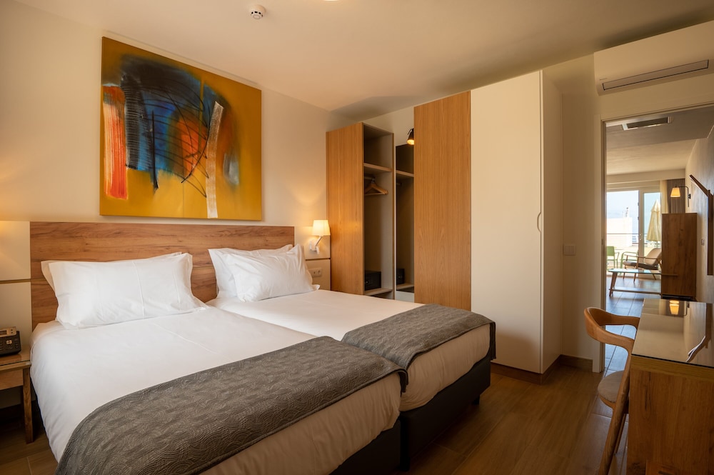 Comfort Suite, Balcony, Pool View (with balcony or terrace)