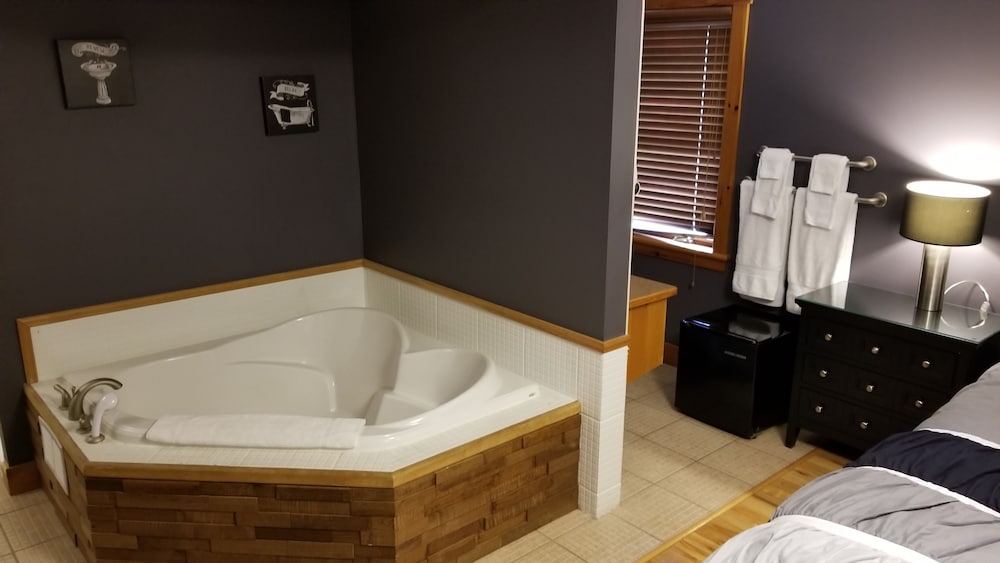 Luxury Room, 1 King Bed photo 3