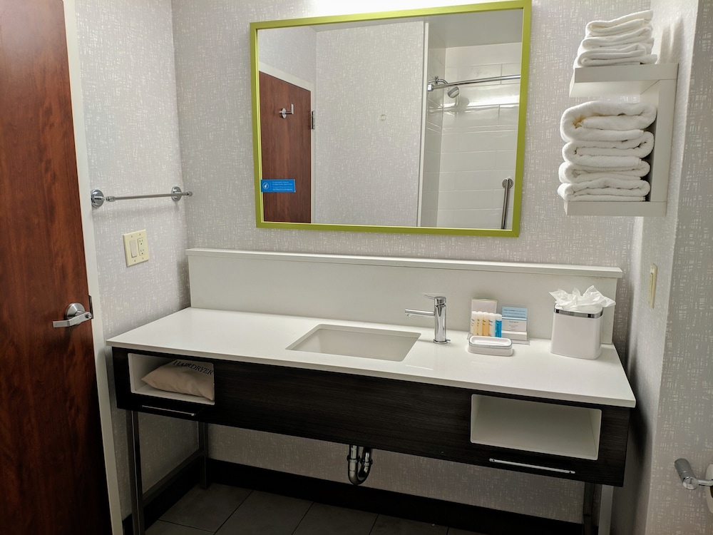 Suite, Multiple Beds, Accessible, Non Smoking - Photo 7