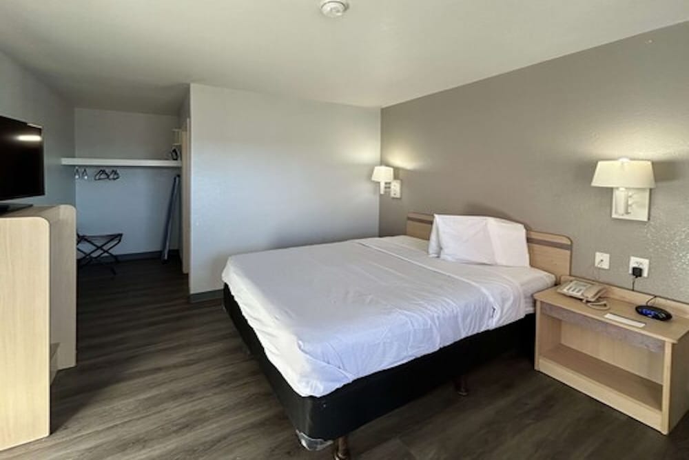 Standard Room, 1 Double Bed, Non Smoking photo 3