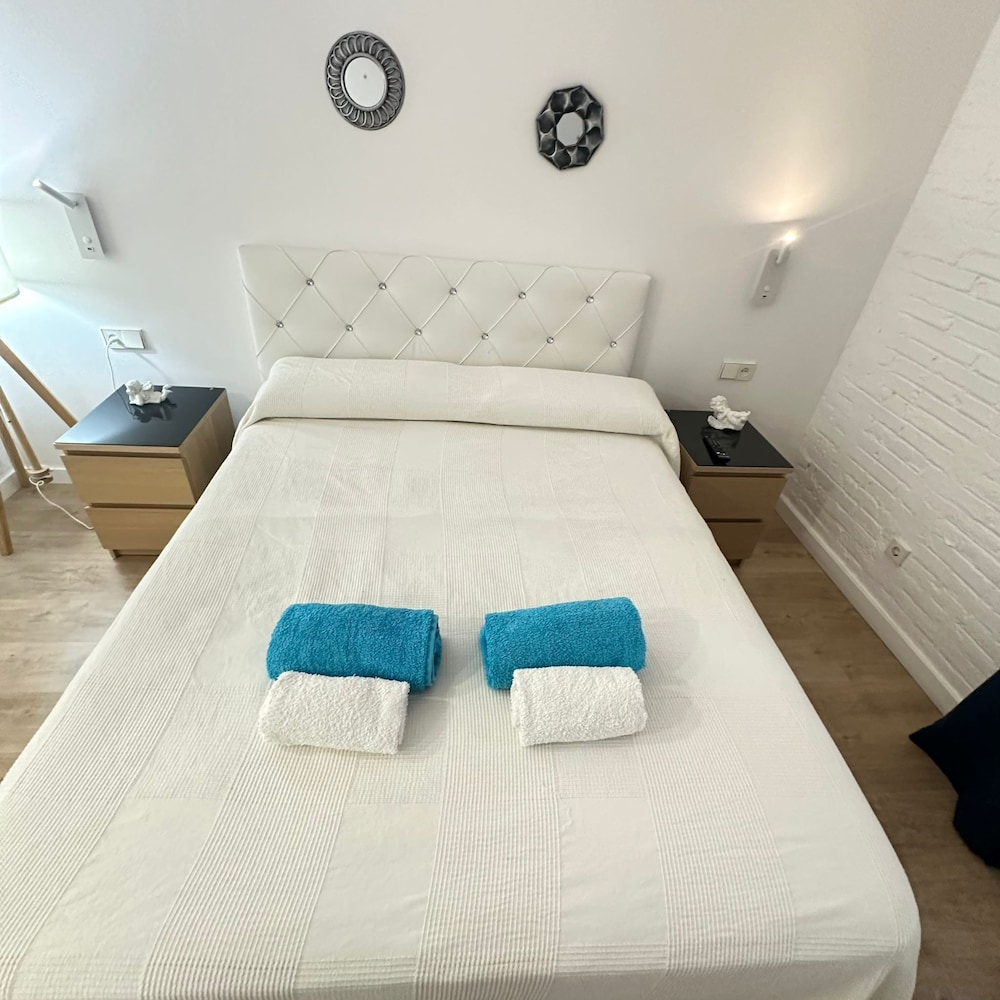 Triple Room, Shared Bathroom photo 3