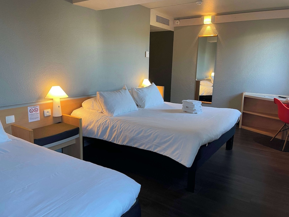 Room, Multiple Beds - Photo 6